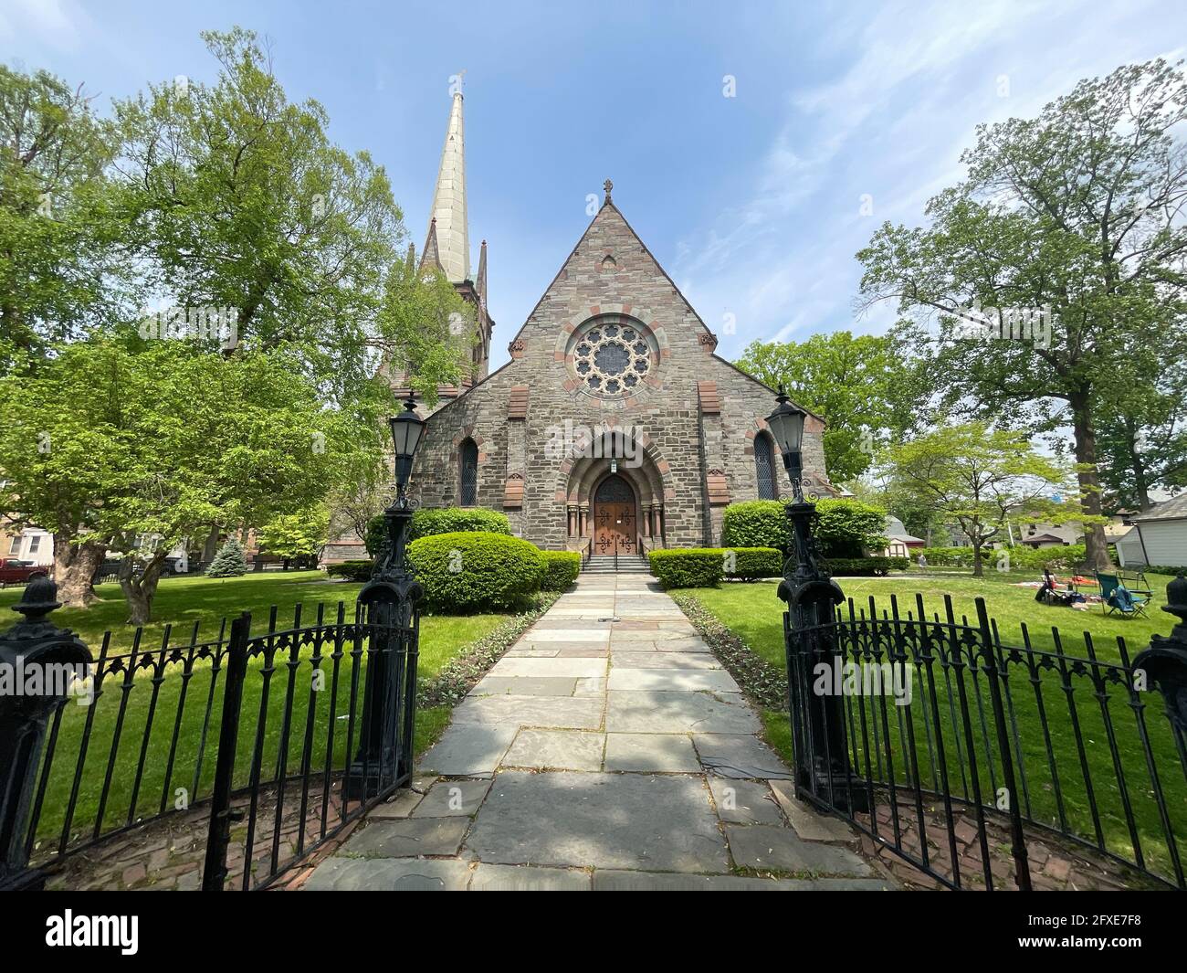 Schenectady, NY - USA - 22 mai 2021 : vue de la première église réformée de Schenectady, située au 8 North Church Street dans le quartier historique de Stockade Banque D'Images