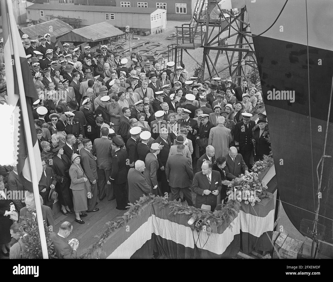 Lancement du chasseur de sous-marins Gelderland, Schiedam, 19 septembre 1953, laverages, chasseurs de sous-marins, Pays-Bas, Agence de presse du XXe siècle photo, nouvelles à retenir, documentaire, photographie historique 1945-1990, histoires visuelles, L'histoire humaine du XXe siècle, immortaliser des moments dans le temps Banque D'Images