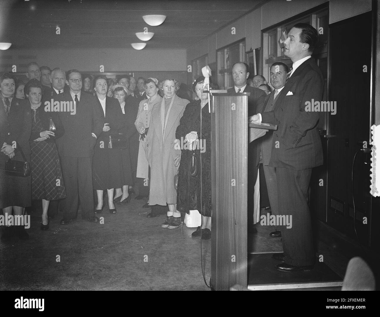 Lancement du chasseur de sous-marins Groningen, 9 janvier 1954, lanceurs, chasseurs de sous-marins, Pays-Bas, Agence de presse du XXe siècle photo, nouvelles à retenir, documentaire, photographie historique 1945-1990, histoires visuelles, L'histoire humaine du XXe siècle, immortaliser des moments dans le temps Banque D'Images