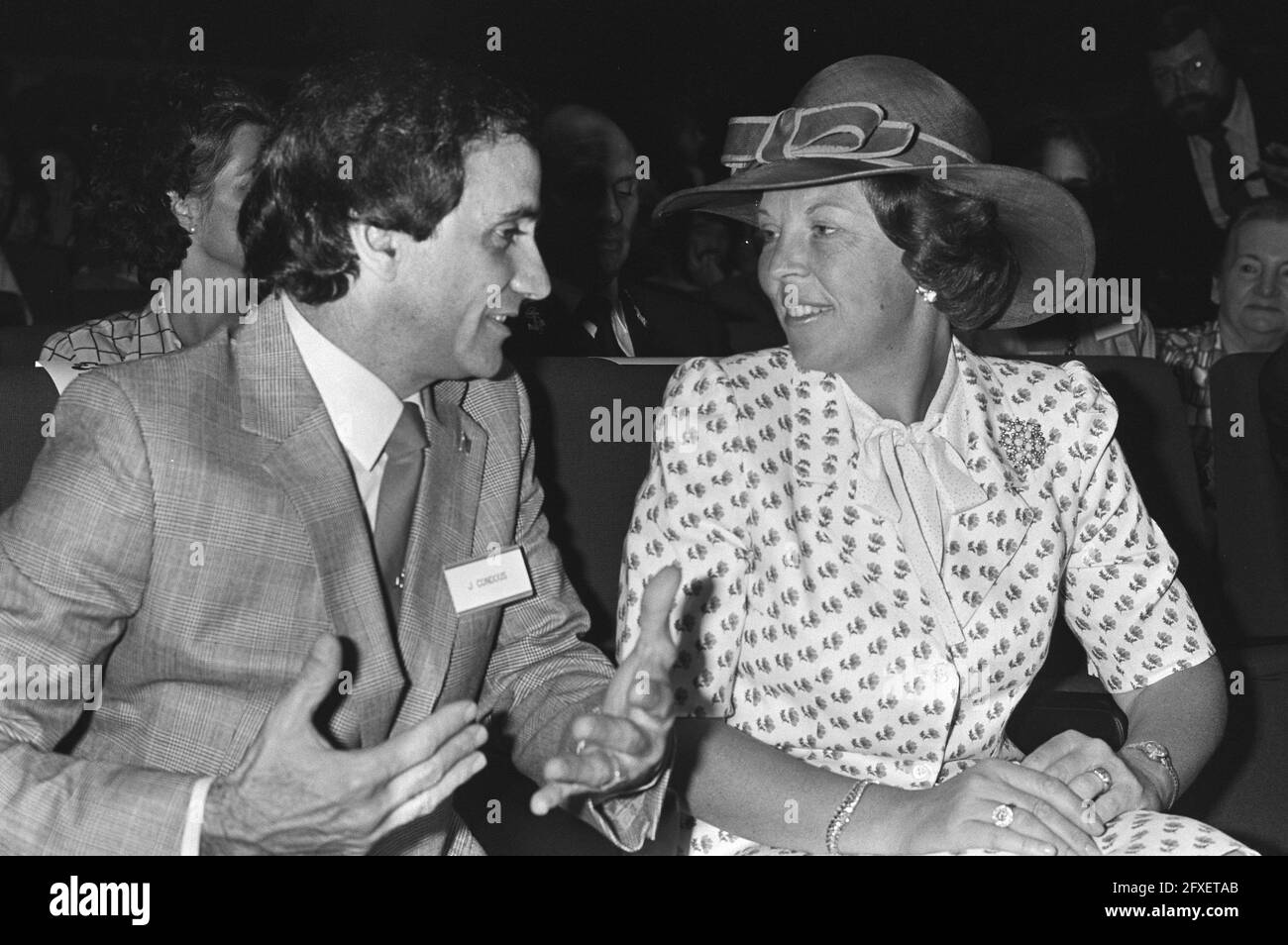 Queen Beatrix en conversation avec le Président mondial Jack Condons, 10 août 1981, ONG, conférences, Education, pays-Bas, Agence de presse du XXe siècle photo, news to remember, documentaire, photographie historique 1945-1990, histoires visuelles, L'histoire humaine du XXe siècle, immortaliser des moments dans le temps Banque D'Images