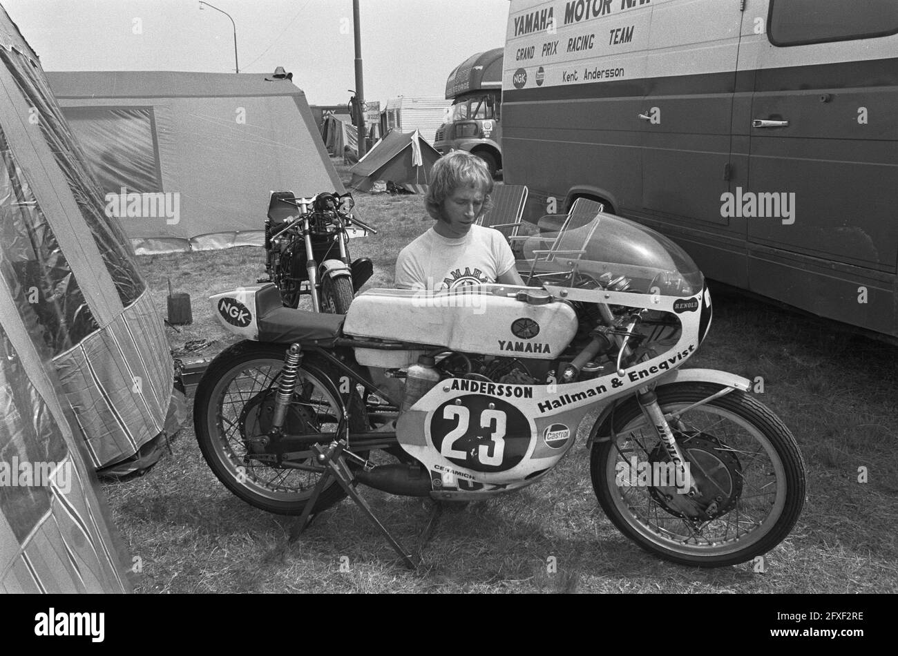 Training TT Assen, Swede Kent Andersson à sa moto (125 cc), 20 juin 1973, motocyclistes, motocycles, motorsports, pays-Bas, Agence de presse du XXe siècle photo, news to remember, documentaire, photographie historique 1945-1990, histoires visuelles, L'histoire humaine du XXe siècle, immortaliser des moments dans le temps Banque D'Images
