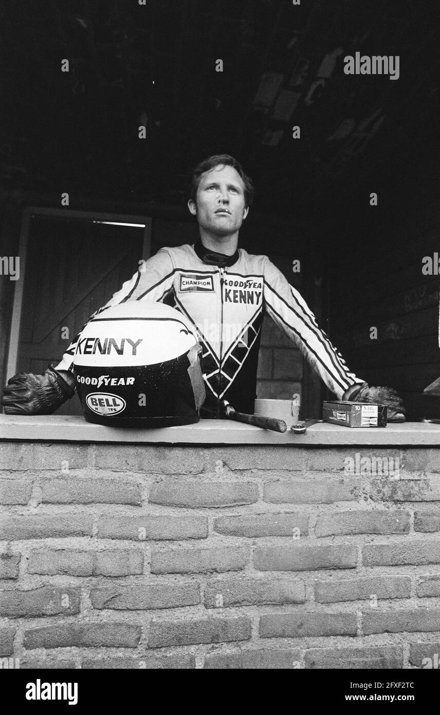 Formation TT Assen ; Kenny Roberts, 22 juin 1978, conducteurs de moto, Courses de moto, portraits, pays-Bas, agence de presse du XXe siècle photo, news to remember, documentaire, photographie historique 1945-1990, histoires visuelles, L'histoire humaine du XXe siècle, immortaliser des moments dans le temps Banque D'Images