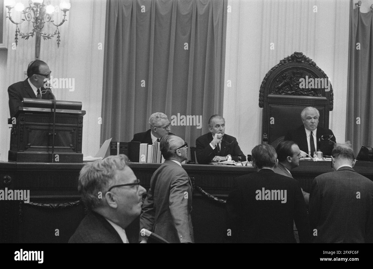 Chambre des représentants, traitement du budget de la justice. Numéro 14 Van Thiel, 21 octobre 1969, pays-Bas, Agence de presse du XXe siècle photo, news to Remember, documentaire, photographie historique 1945-1990, histoires visuelles, L'histoire humaine du XXe siècle, immortaliser des moments dans le temps Banque D'Images