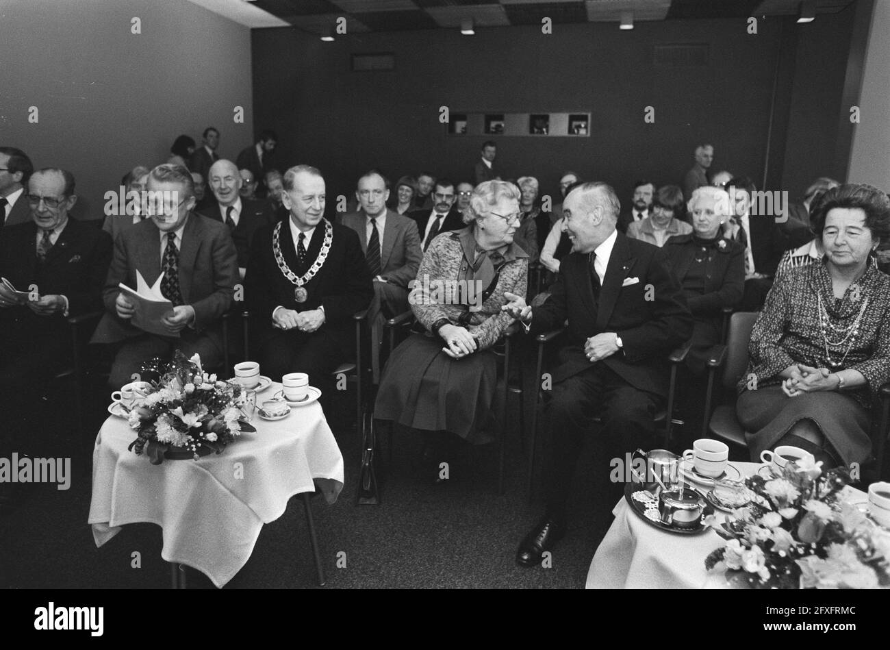 La Reine Juliana visite l'Institut central de recherche sur la nutrition (CIVO-TNO) à Zeist, 15 février 1979, visites, reines, Pays-Bas, Agence de presse du XXe siècle photo, nouvelles à retenir, documentaire, photographie historique 1945-1990, histoires visuelles, L'histoire humaine du XXe siècle, immortaliser des moments dans le temps Banque D'Images