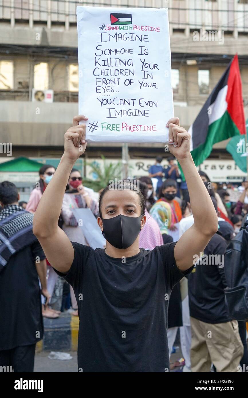 Manifestation pro-palestinienne organisée au club de presse de Karachi pendant le conflit israélo-palestinien, le peuple pakistanais montre son soutien à la Palestine. Banque D'Images