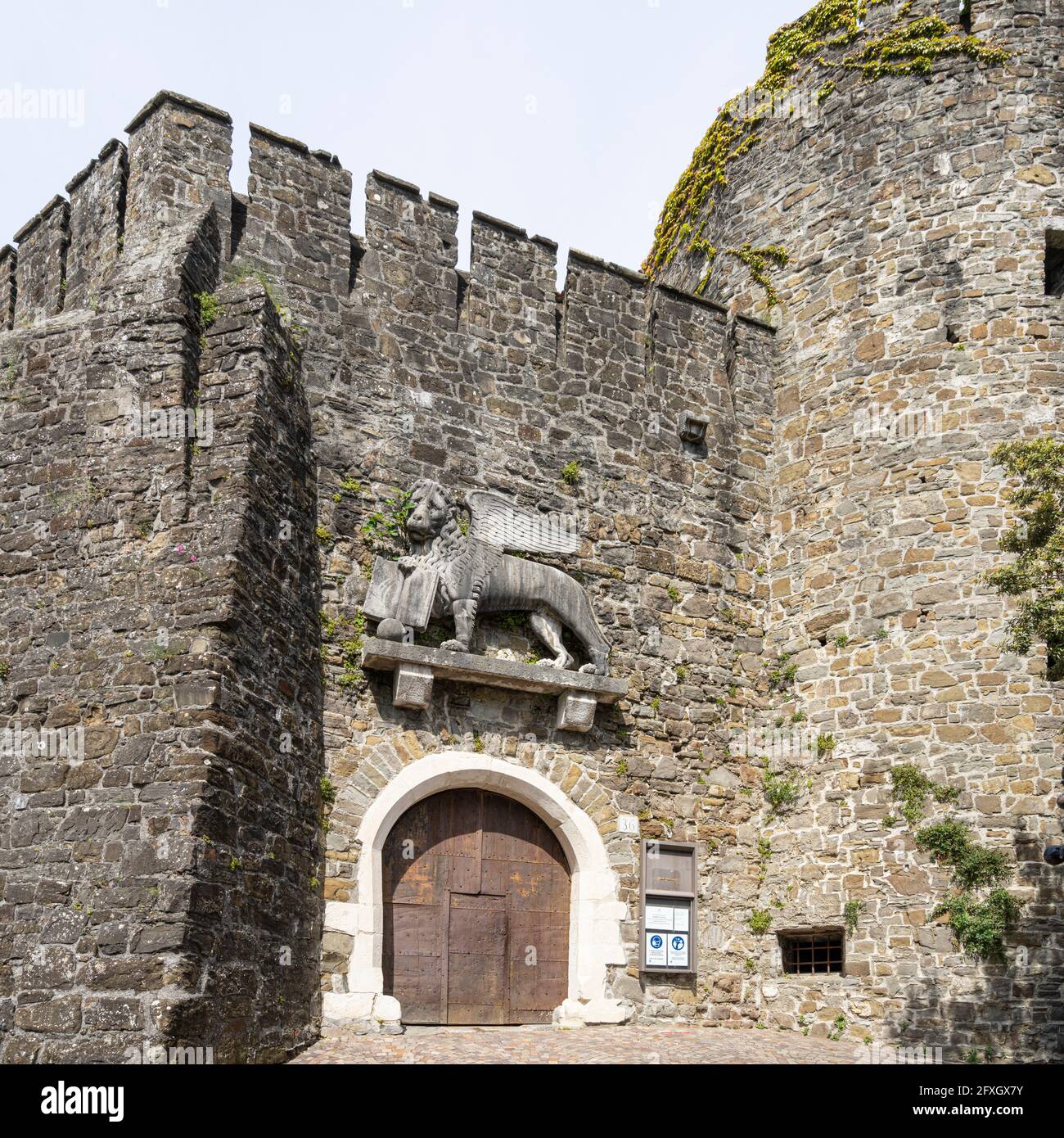 Gorizia, Italie. 21 mai 2021. Vue sur le lion vénitien au-dessus de la porte d'entrée du château de la ville Banque D'Images