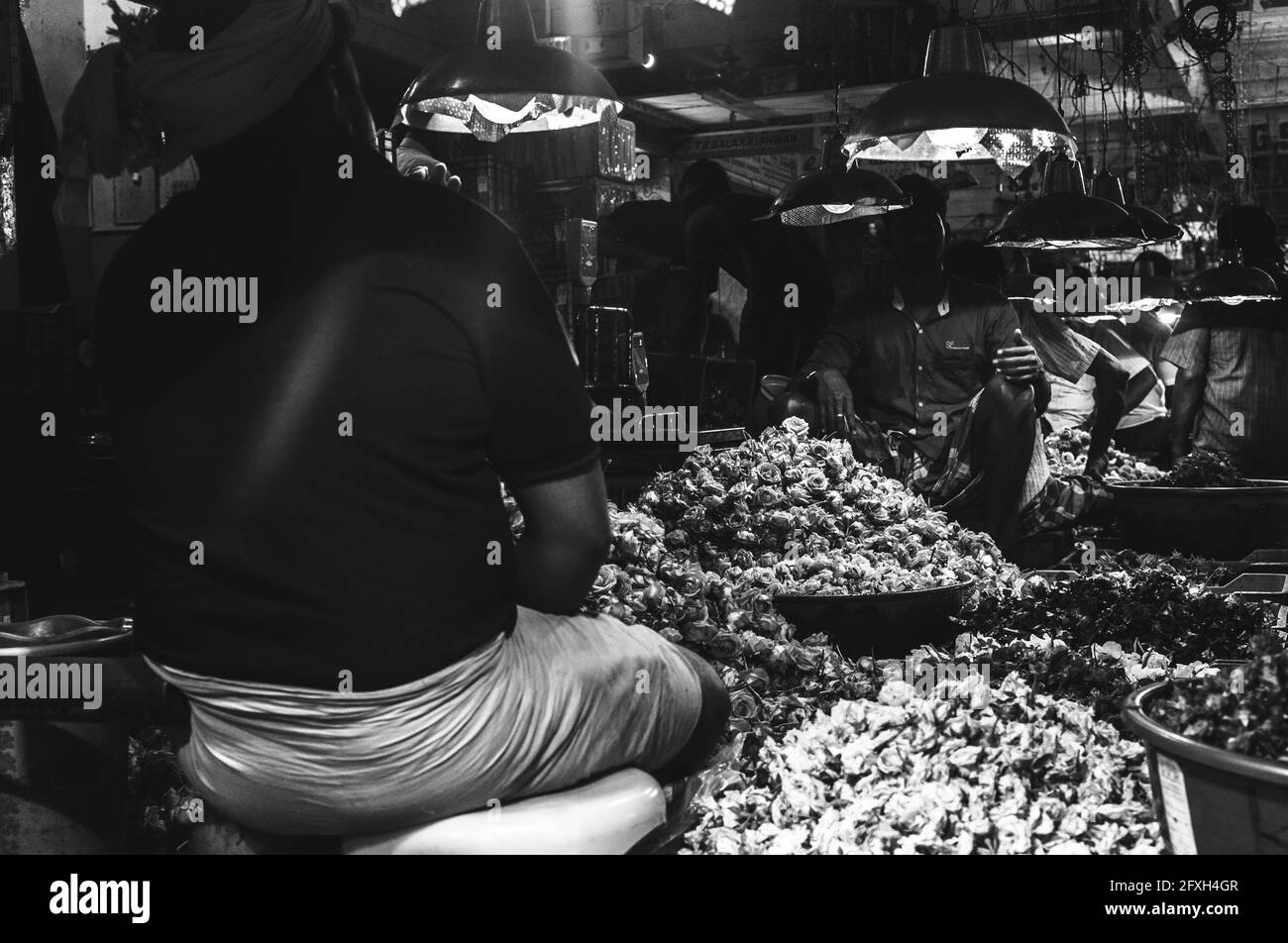 Marché aux fleurs de Koyambedu en début de matinée, Chennai, Tamil Nadu Banque D'Images