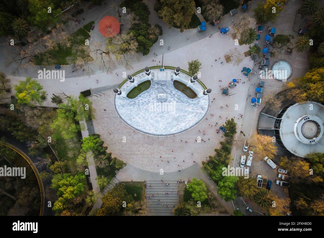 Vue aérienne de haut en bas du Monument aux héros garçons (espagnol: Monumento a los Ninos Heroes) au parc Chapultepec à Mexico, Mexique. Banque D'Images
