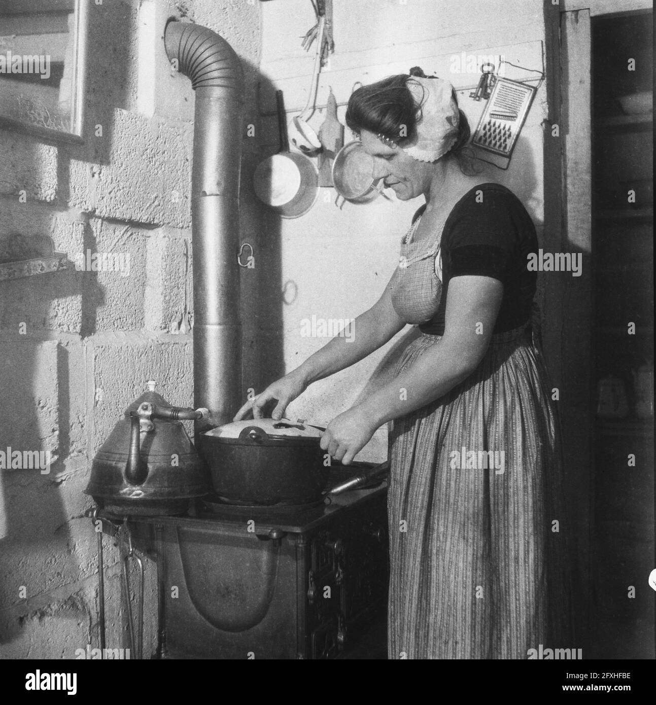 Poele A Charbon Banque D Images Noir Et Blanc Alamy