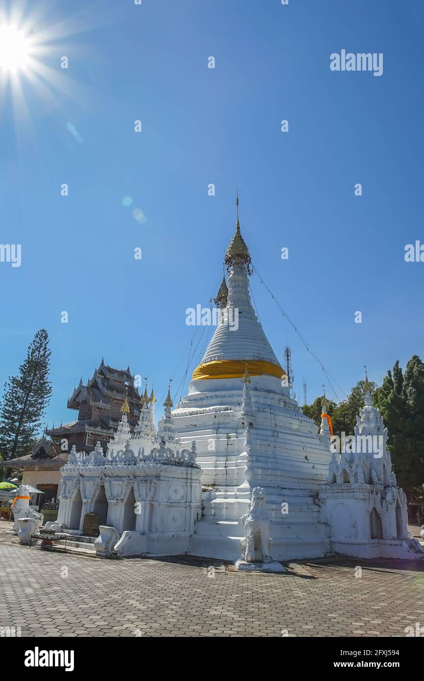 Wat Phrathat Doi Kong Mu dans la province de Mae Hong son, Thaïlande. Banque D'Images