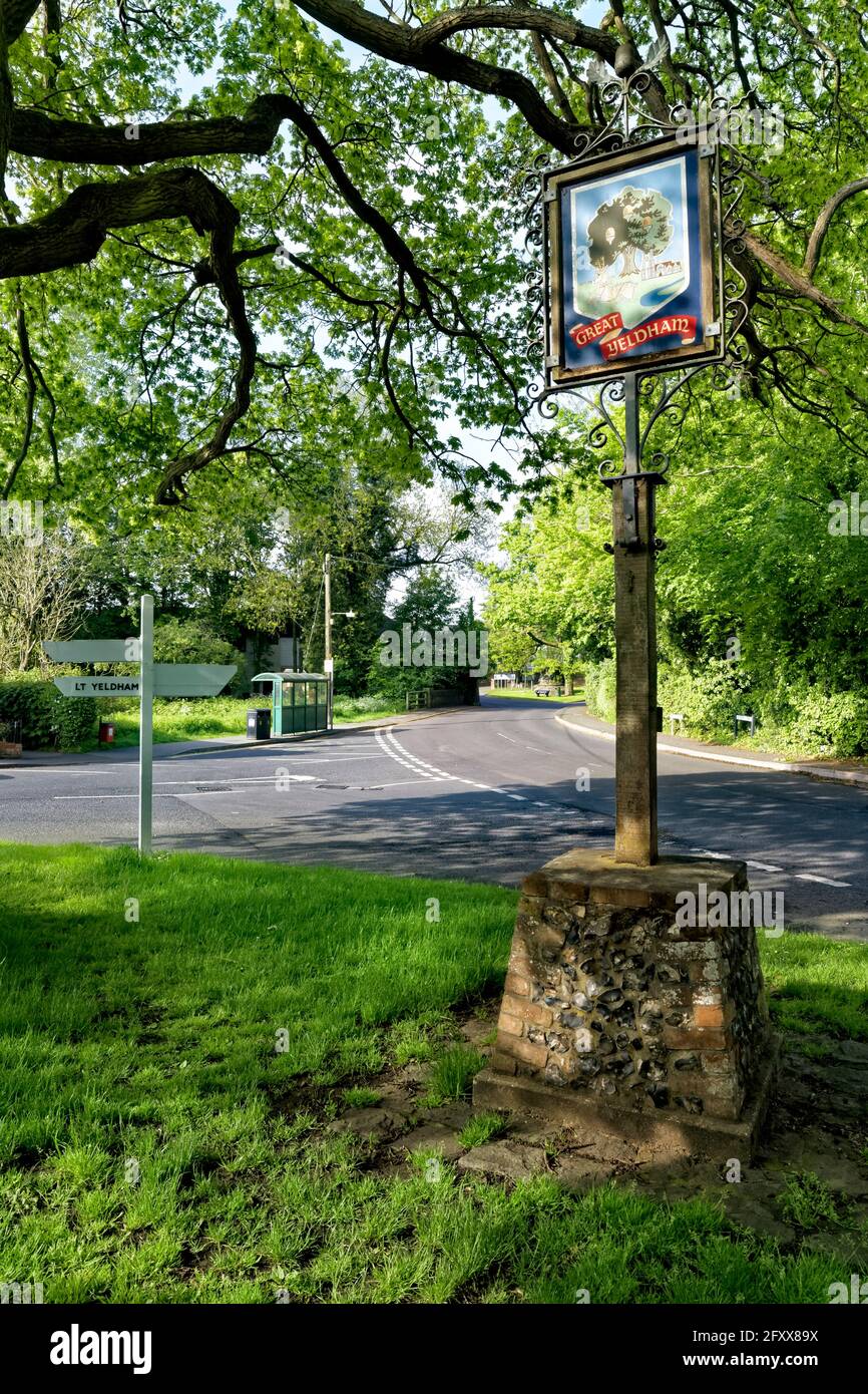 Panneau du village de Great Yeldham dans le comté d'Essex, Banque D'Images
