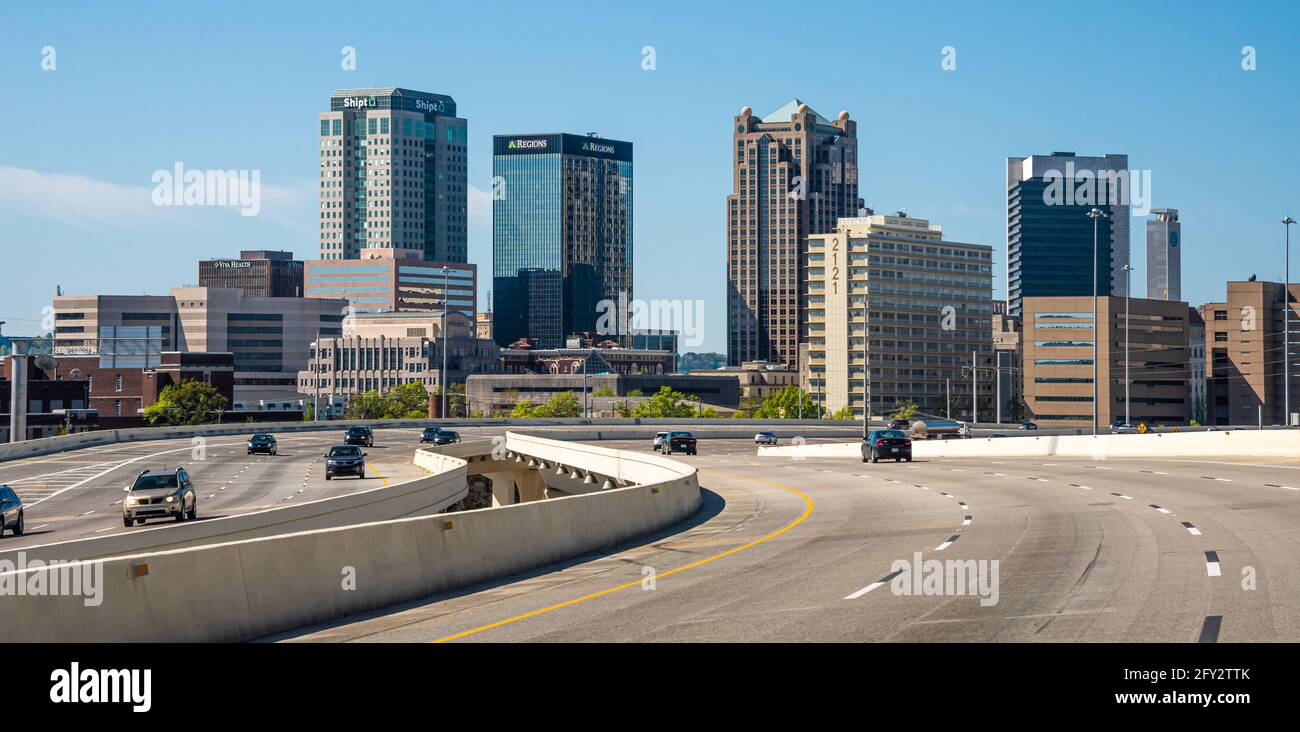 Birmingham, Alabama, vue sur la ville depuis l'I-20 en approchant du centre-ville. (ÉTATS-UNIS) Banque D'Images