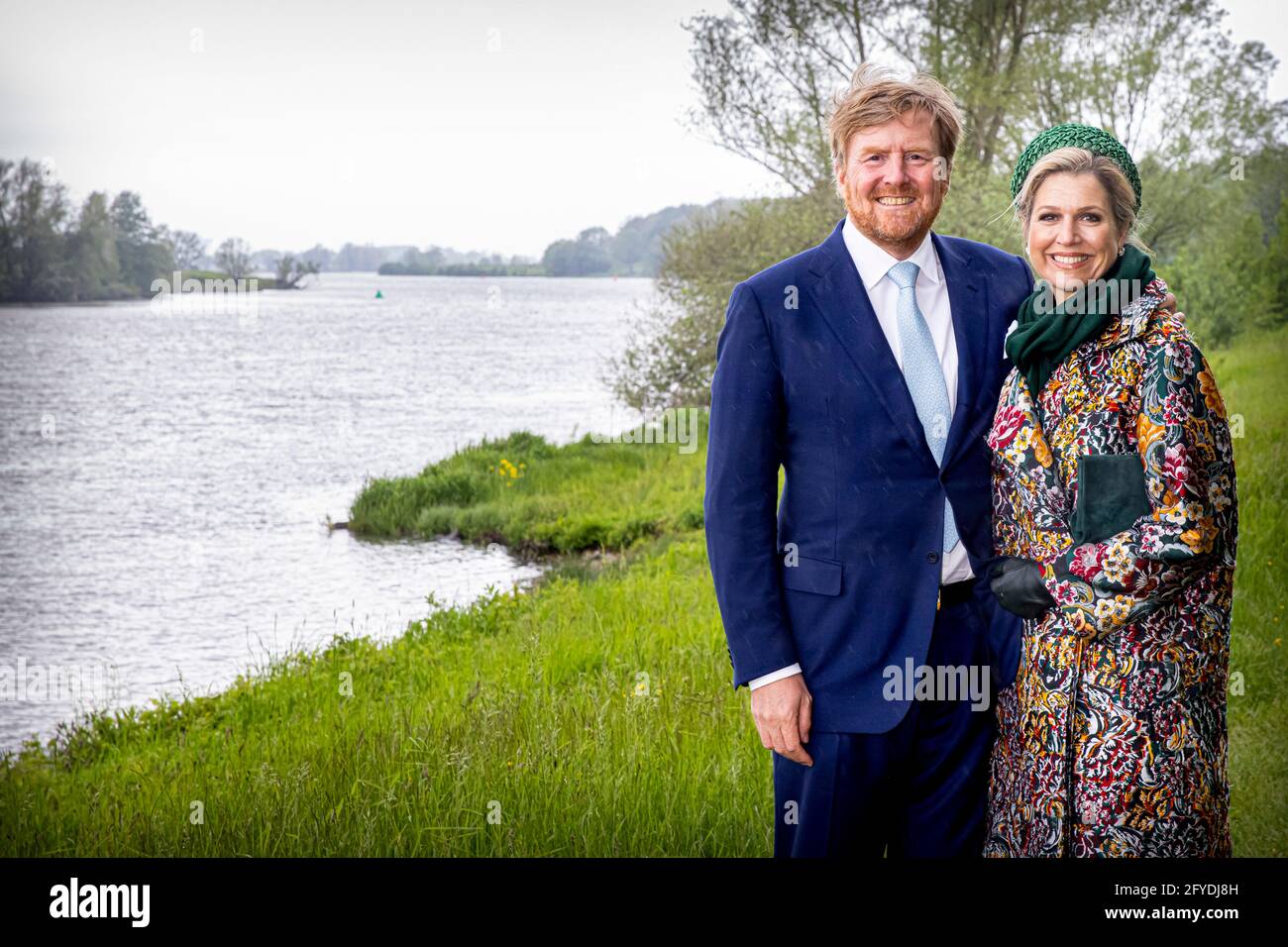 Venlo, Niederlande. 27 mai 2021. Le roi Willem-Alexander et la reine Maxima des pays-Bas lors d'une visite de la région au Nord-Limbourg, le 27 mai 2021. Le roi et la reine visitent Venlo, Bergen et Venray où ils visitent Brightlands sur la nourriture saine, le parc national de Maasduinen et un projet sur la santé mentale. Credit: Patrick van Katwijk//dpa/Alay Live News Banque D'Images