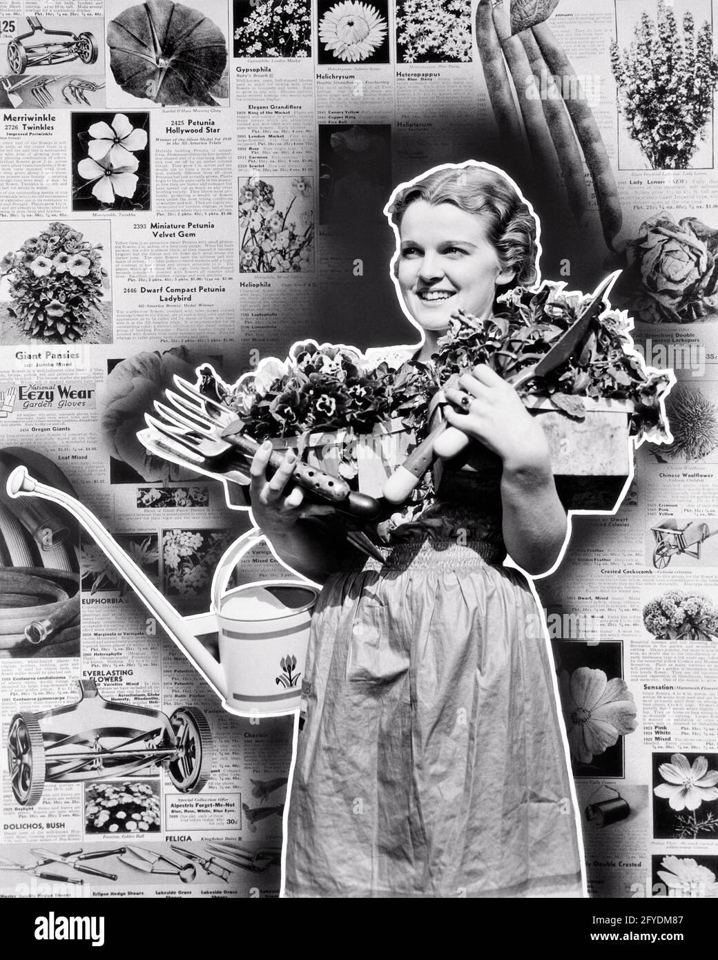 FEMME DES ANNÉES 1930 PORTANT DES PANIERS DE FLEURS POUR PLANTER DES OUTILS DE JARDIN ET ARROSER PEUT SUR LE FOND DE LA PAGE DU CATALOGUE DE JARDINAGE - S8916 HAR001 HARS SANTHINESS HOME VIE NATURE COPY SPACE FEMMES DEMI-LONGUEUR PERSONNES AGRICULTURE CONFIANCE AGRICULTURE B&W JARDINIER AU FOYER BONHEUR ACCUEIL GAIE ET EXCITATION COMPOSITE LES AGRICULTEURS ORGURENT LES FEMMES AU FOYER OCCUPATIONS SOURIRES PAGE CONCEPTUELLE JOYFUL ÉLÉGANT PANIERS CATALOGUE ARGENT ÉCONOMIE AUTO-SUFFISANTE JEUNE FEMME ADULTE NOIR ET BLANC CAUCASIEN ÉCONOMIE ETHNIQUE HAR001 VIEUX À LA MODE Banque D'Images