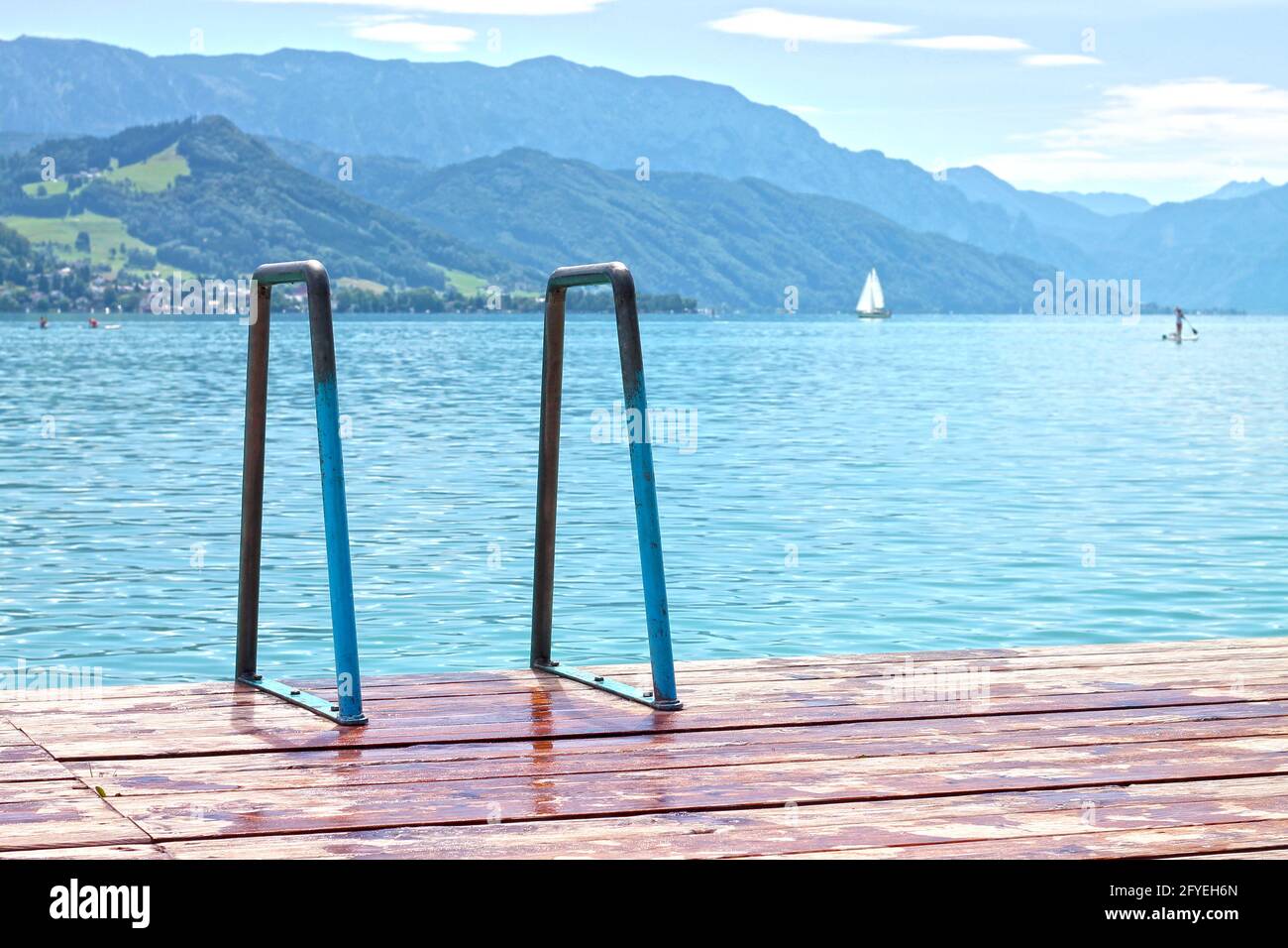 Vue sur le lac Attersee à Salzkammergut. Destination touristique populaire. Autriche. Banque D'Images