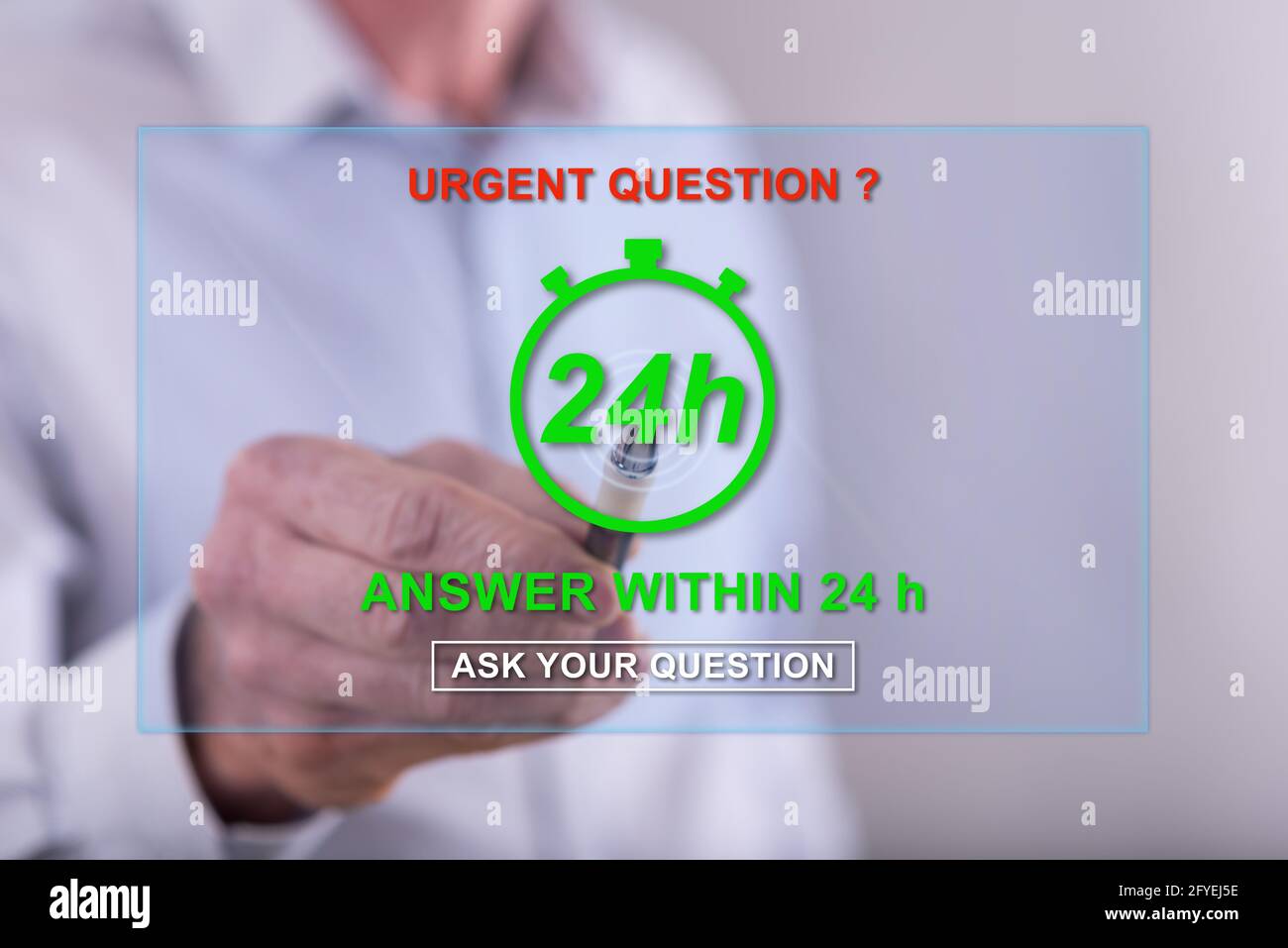 Homme touchant un concept de questions urgentes sur un écran tactile avec son doigt Banque D'Images