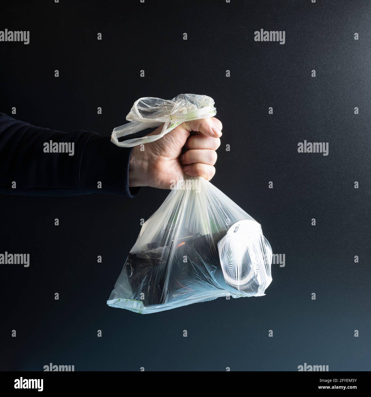 un appareil photo dans un sac en plastique transparent Banque D'Images