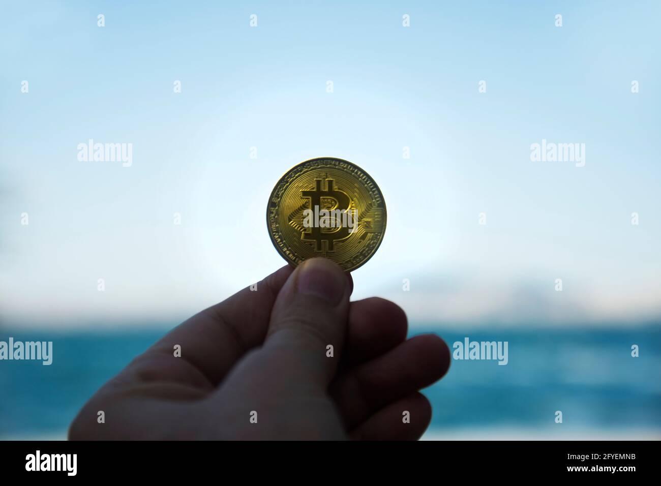 anonyme, arrière-plan, banque, banque, bit, bitcoin, chaîne de blocs, btc, affaires, homme d'affaires, espèces, pièces de monnaie, pièces, commerce, conceptuel, crypto, cryptogr Banque D'Images