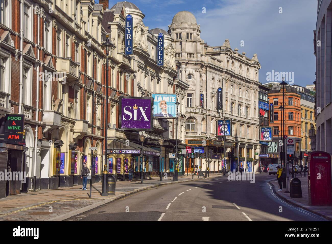 Des théâtres fermés dans une paisible avenue Shaftesbury dans le West End pendant le confinement du coronavirus. Londres, Royaume-Uni, février 2021. Banque D'Images