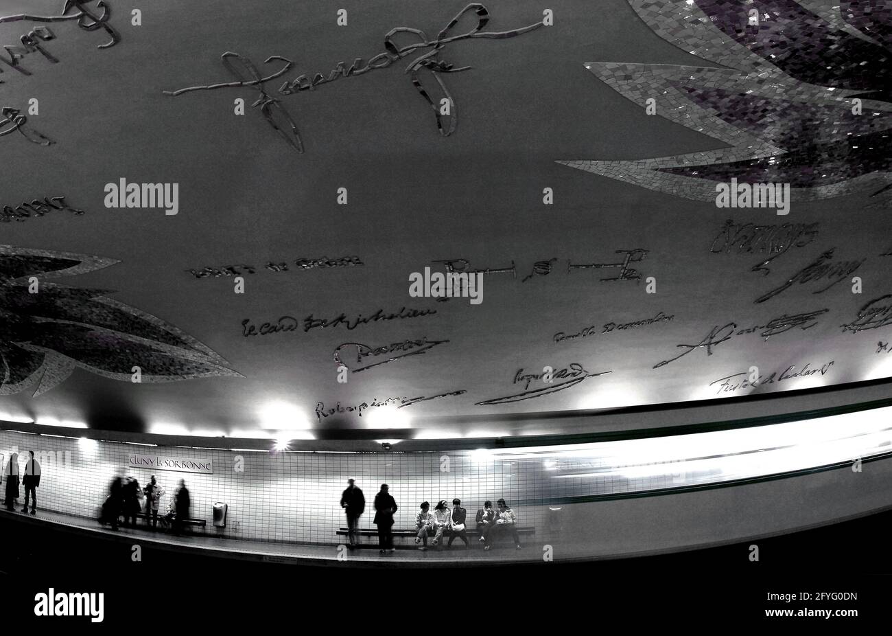 FRANCE. MÉTRO PARIS (75), STATION CLUNY LA SORBONNE, BOULEVARD SAINT-MICHEL. LA STATION EST OUVERTE 1930 PUIS FERMÉE ENTRE 1939 ET1988 CAR IL S'AGIT DE CO Banque D'Images