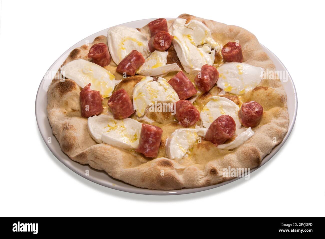 Pizza à la mozzarella et saucisse crue de Bra, Piémont, Italie Banque D'Images