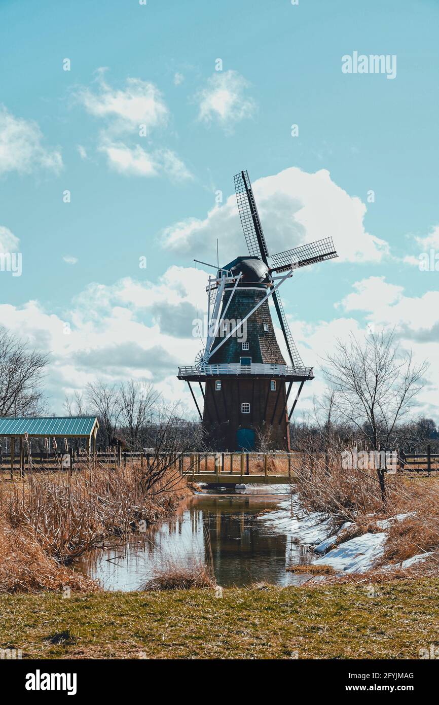 Moulin à vent traditionnel en paysage rural, Hollande, Michigan, États-Unis Banque D'Images