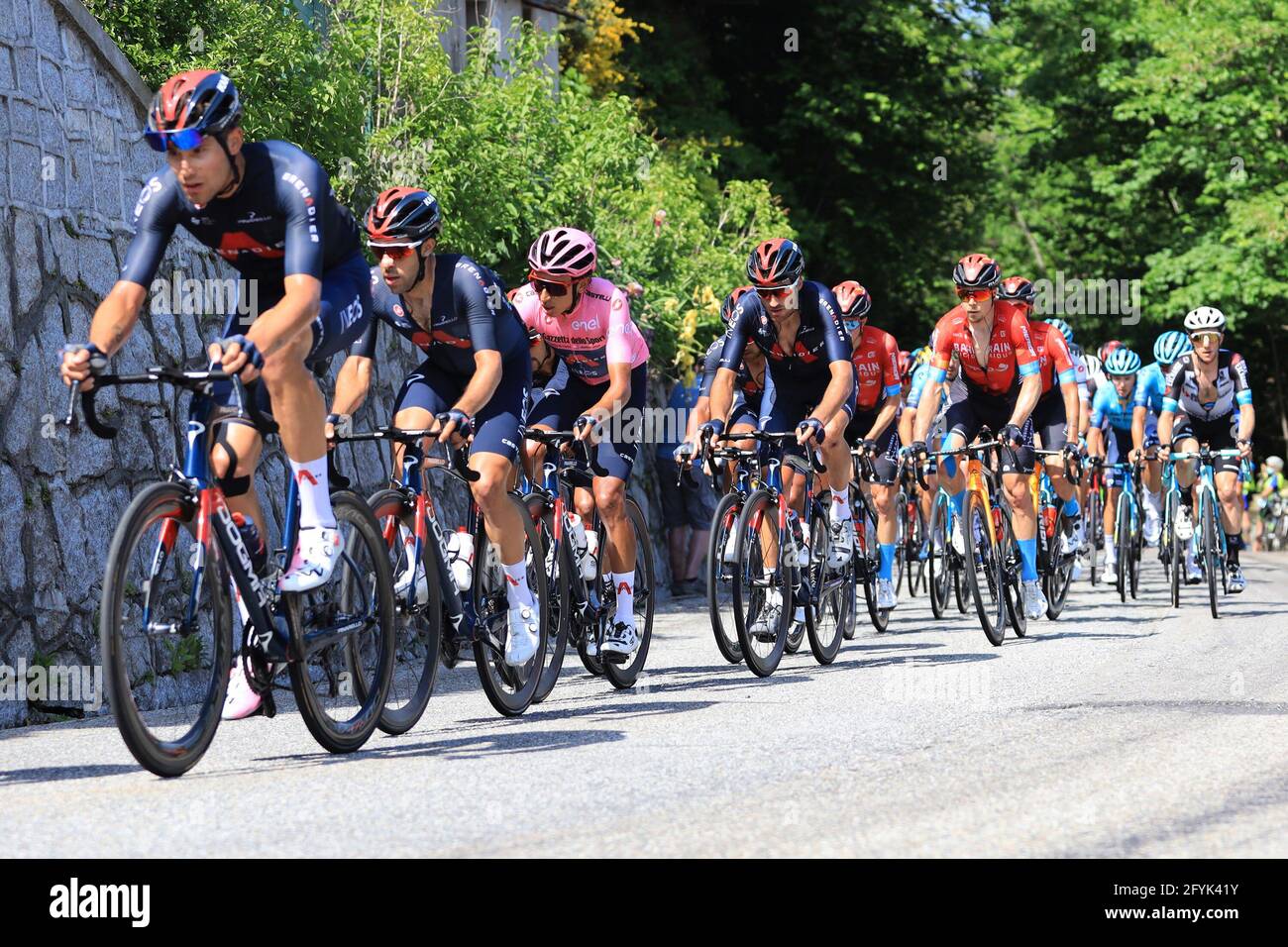 Alpe di Mera, Alpe di Mera (VC), Italie, 28 mai 2021, Egan Bernal (Ineos Grenadiers), leader de la course sur la colline de CLMA (Colle della Colma) lors de la phase 19 de Giro D&#39;Italia 2021 - Abbiategrasso - Alpe di Mera, Giro d'Italia - Benedetto - photo Claudio / LM Banque D'Images