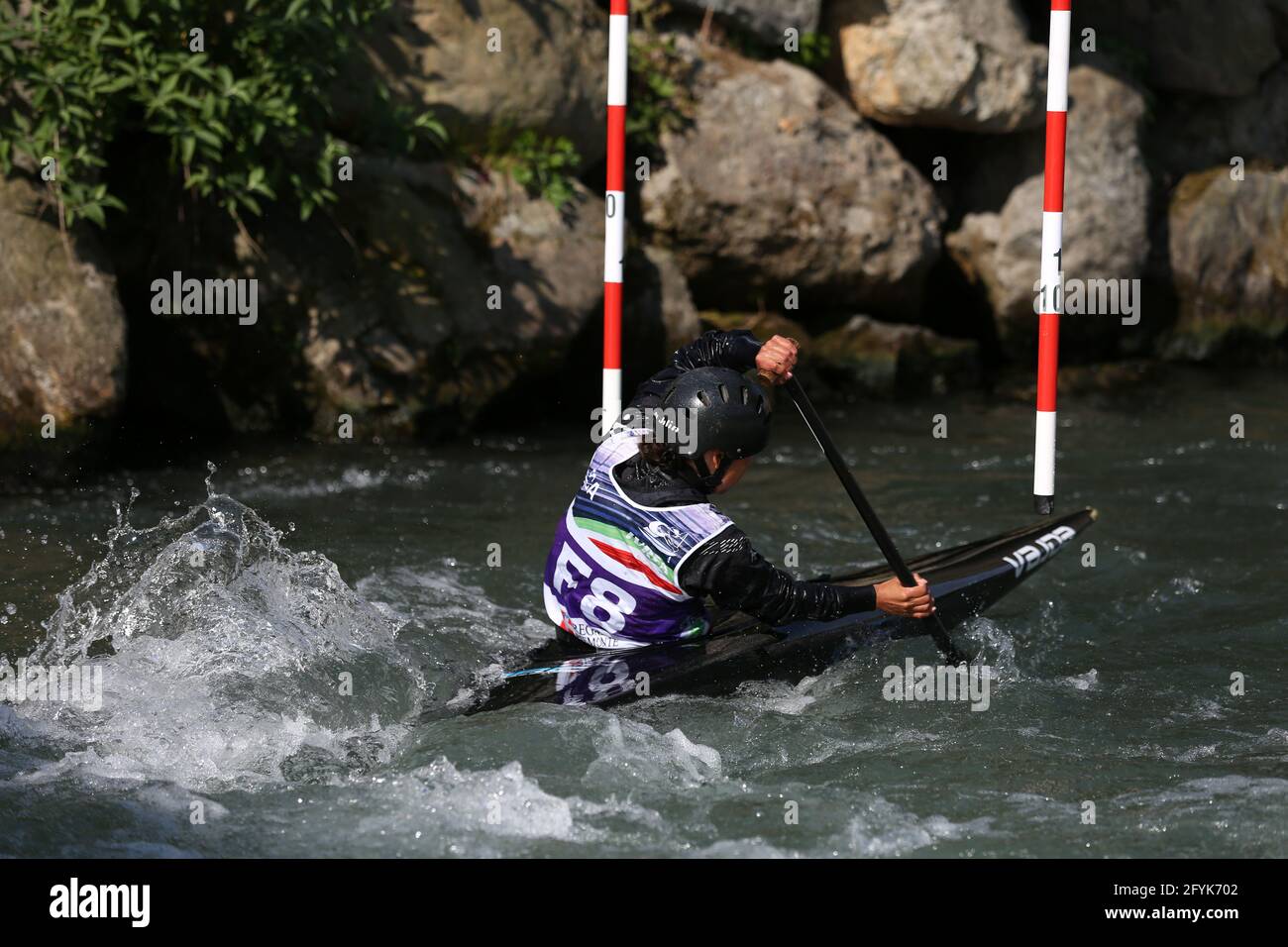 Précurseur devant les demi-finales de canoë féminin (C1) lors des championnats européens de la CEA sur la rivière Dora Baltea le 9 mai 2021 à Ivrea, en Italie Banque D'Images