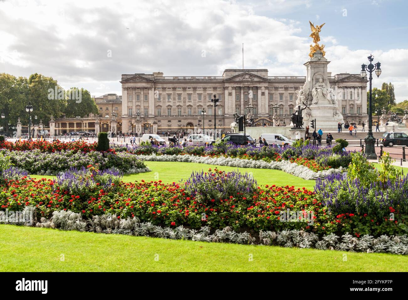 LONDRES, ROYAUME-UNI - 4 OCTOBRE 2017 : Buckingham Palace et Victoria Memorial à Londres, Royaume-Uni Banque D'Images
