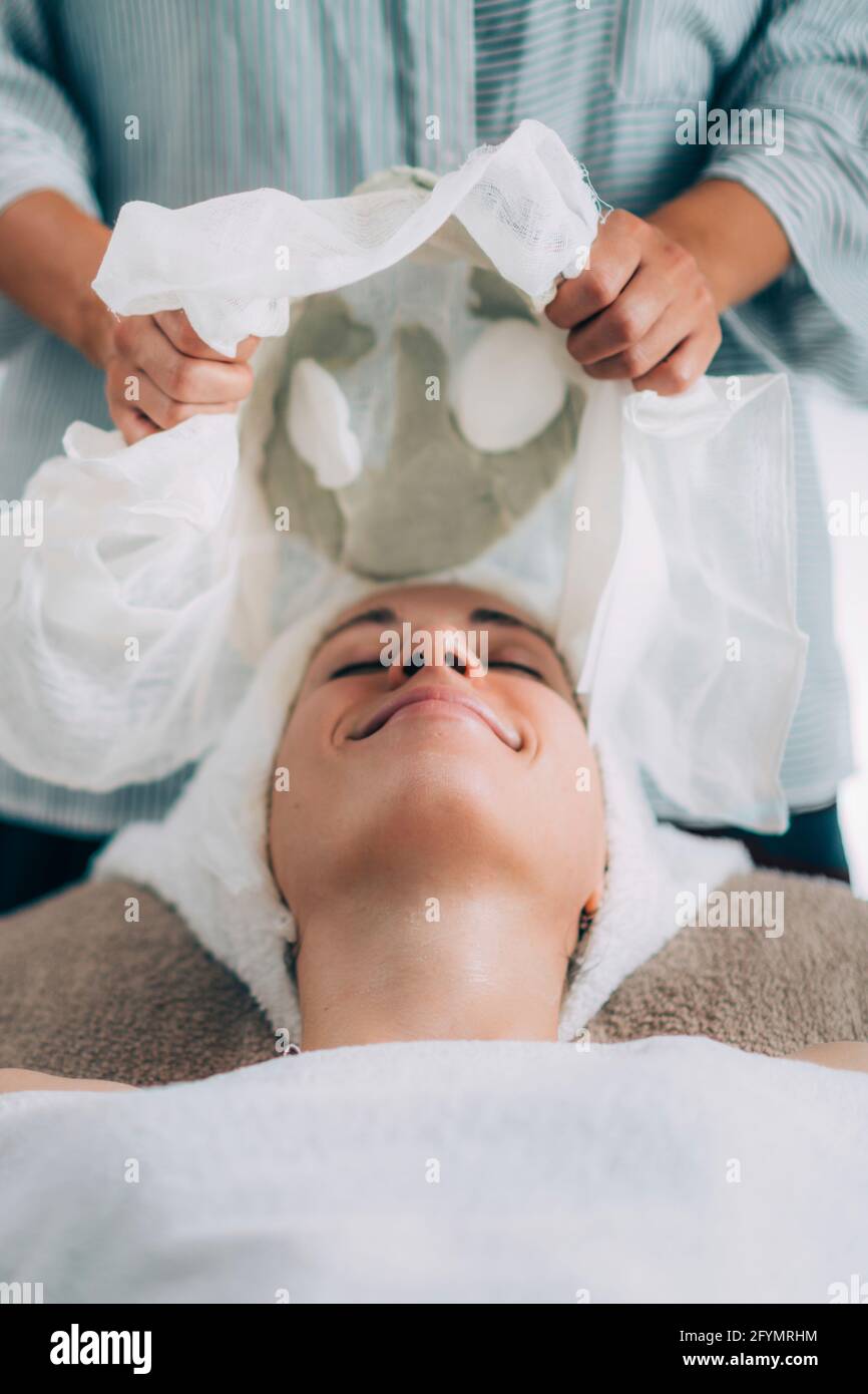 Spirulina anti-vieillissement argile masque de beauté Banque D'Images