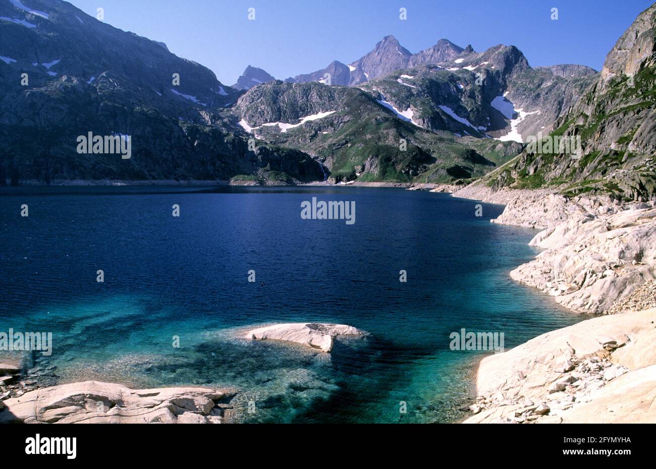 FRANCE. HAUTES-PYRÉNÉES (65) LAC ARTOUSTE Photo Stock - Alamy