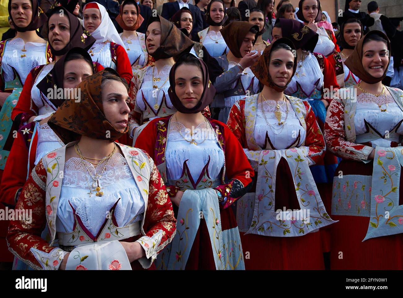 Italie, Sardaigne, procession de la Madonne de Martyr sur le village de Fonni, province de Nuoro Banque D'Images