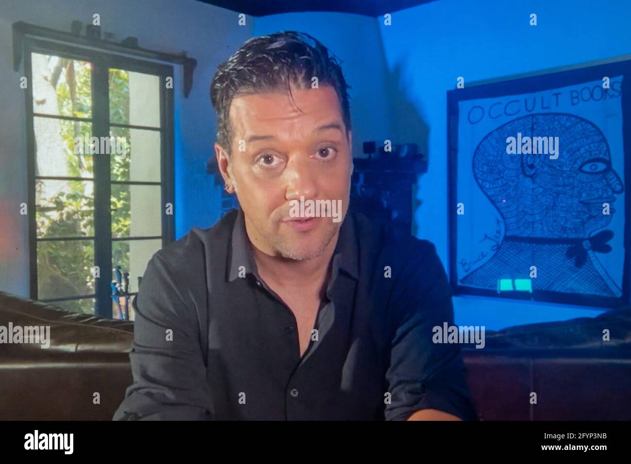 George Stroumboulopoulos remet le prix de réalisation à vie à David Suzuki lors des Prix de l'écran canadien 2021. Le spectacle a été présenté virtuellement en raison de C Banque D'Images