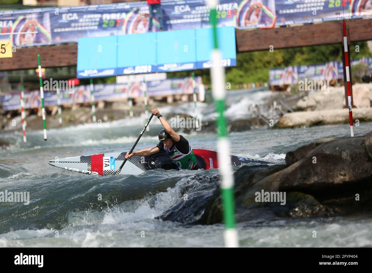 Flavio MICOZZI d'Italie concurrence dans le canot pour hommes (C1) Demi