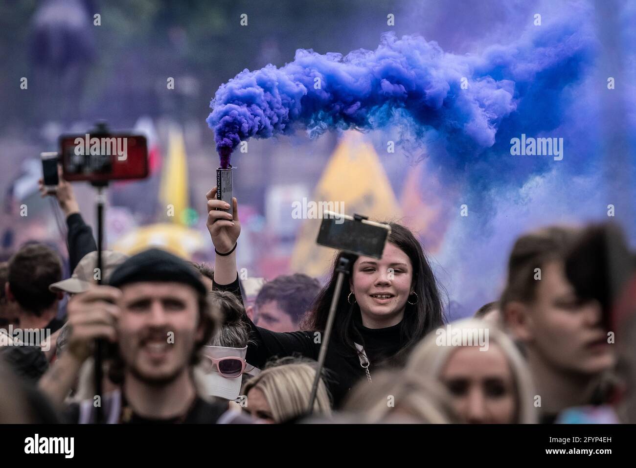 Londres, Royaume-Uni. 29 mai 2021. Tuez la protestation contre le projet de loi : des milliers de manifestants issus de diverses organisations militantes défilent jusqu'à Westminster pour manifester contre un projet de loi de police qui pourrait voir l'introduction d'un projet de loi sur le crime imposant de sévères restrictions au droit de manifester. Credit: Guy Corbishley/Alamy Live News Banque D'Images