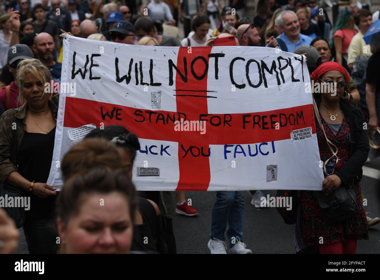 Londres, Royaume-Uni. 29 mai 2021. UNITE for Freedom no COVID passeports manifestants tenant des bannières mars for Freedom Against Vaccine passeports à Londres, le 29 mai 2021. Crédit : Picture Capital/Alamy Live News Banque D'Images