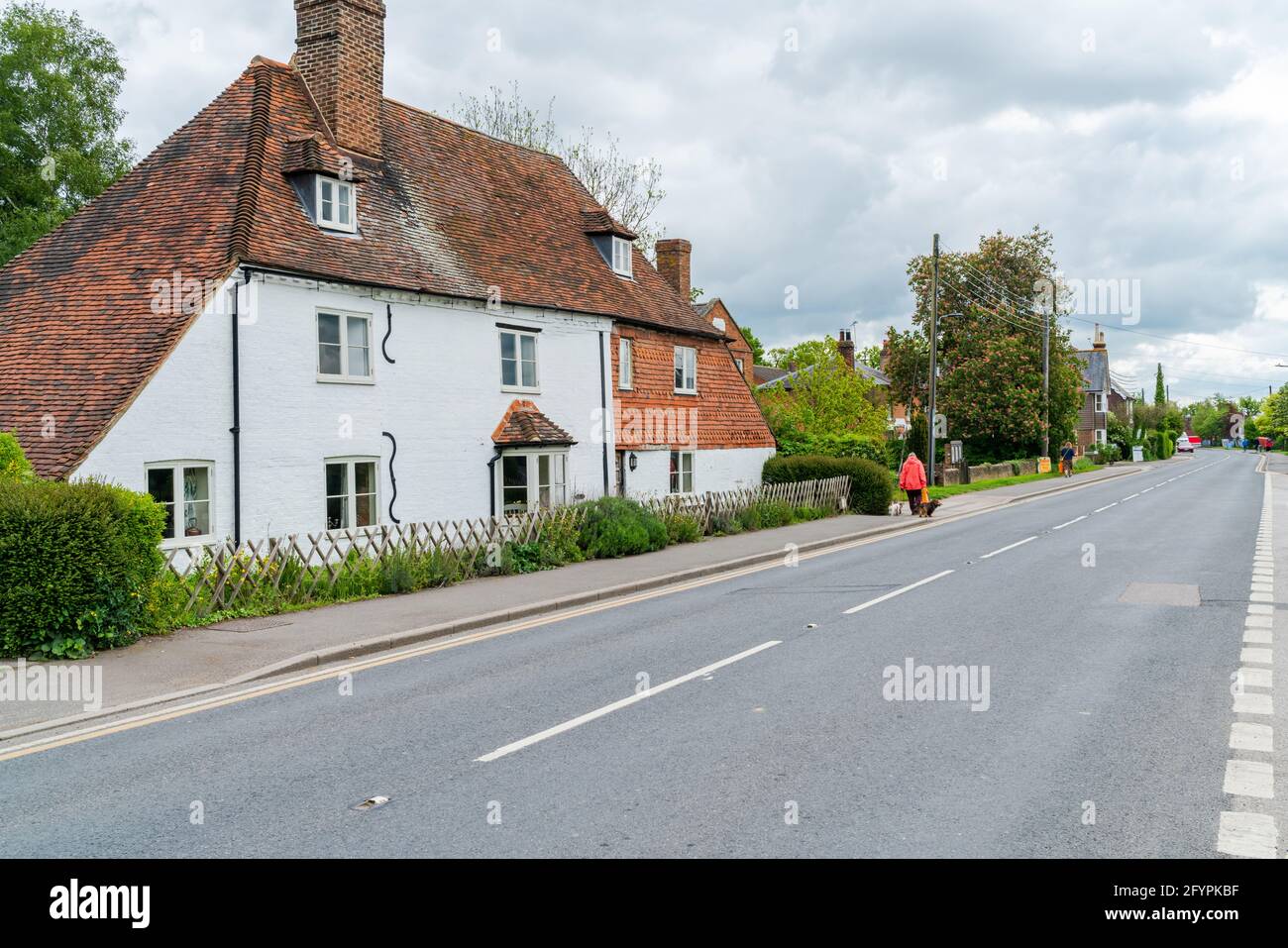 HEADCORN, Royaume-Uni - 26 MAI 2021 : vue sur la rue de Headcorn, un village et une paroisse civile dans le quartier de Maidstone dans le Kent. Banque D'Images