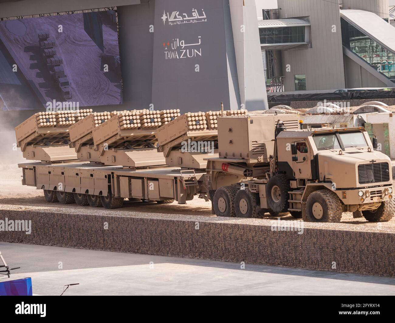 Abu Dhabi, Émirats Arabes Unis - 19 février 2013 : lanceur de plusieurs Cradle de Jobaria Defense Systems Banque D'Images