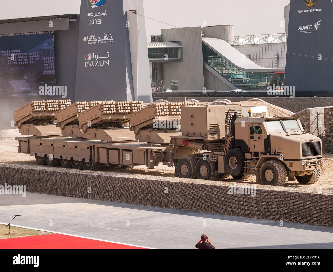 Abu Dhabi, Émirats Arabes Unis - 19 février 2013 : lanceur de plusieurs Cradle de Jobaria Defense Systems Banque D'Images
