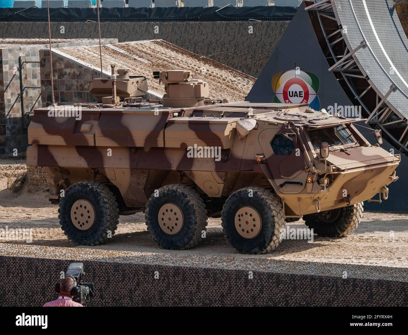 Abu Dhabi, Émirats Arabes Unis - février 20h2013 : Rheinmetall Landsysteme Fuchs 2 (6 × 6) véhicule NBC RS (nucléaire, biologique et chimique) à IDEX 2013 Banque D'Images