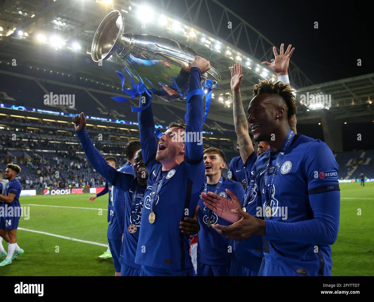 Porto, Portugal, le 29 mai 2021. Ben Chilwell, de Chelsea, célèbre le match de la Ligue des champions de l'UEFA à l'Estadio do Dragao, Porto. Le crédit photo devrait se lire: David Klein / Sportimage Banque D'Images