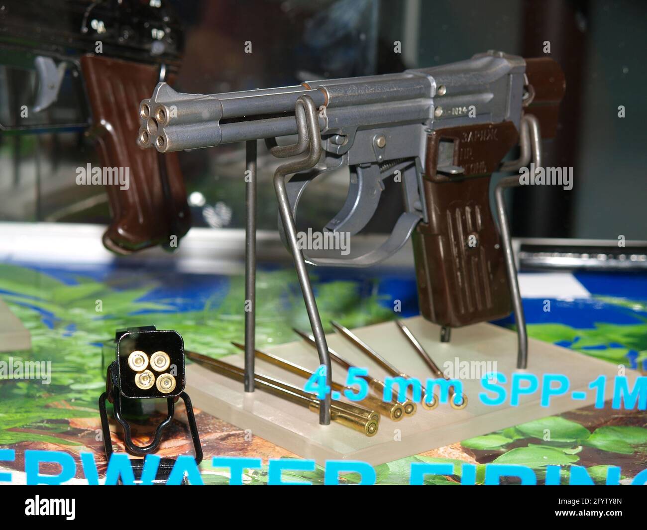 4,5mm pistolet SPP-1M Banque D'Images