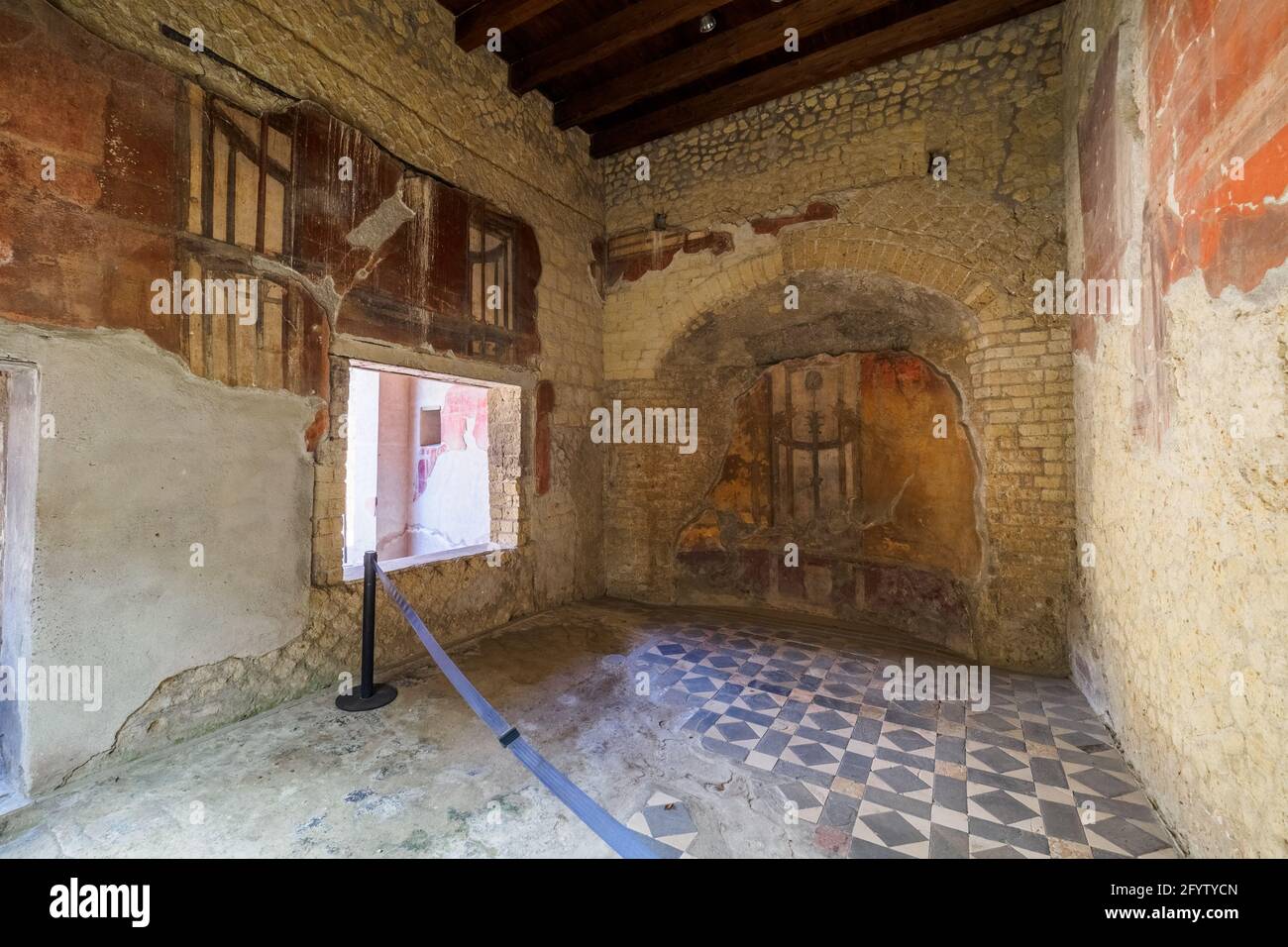 Murs décorés de fresques du Tritrinium - Maison du squelette (Casa dello Scheletro) - ruines d'Herculanum, Italie Banque D'Images