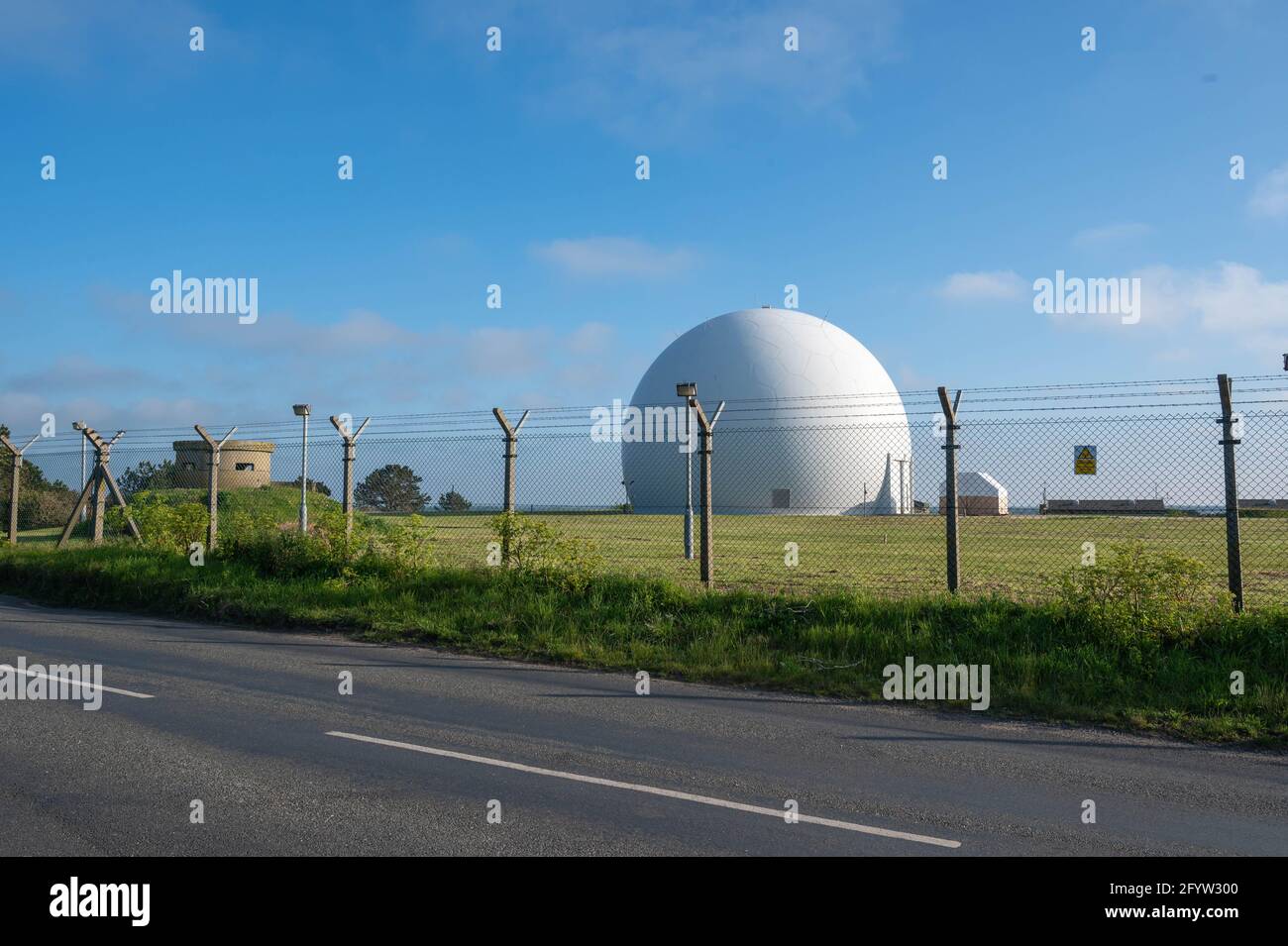 Une vue de la tête radar à distance à Trimmingham Norfolk Banque D'Images
