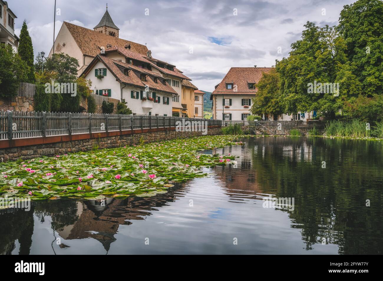 Petite ville de Lengmoos dans les Dolomites, Tyrol du Sud, Italie Banque D'Images