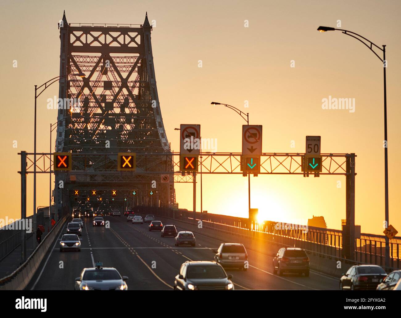 Jacques Cartier Bridge au coucher du soleil, Montréal, Québec, Canada en 2017 Banque D'Images