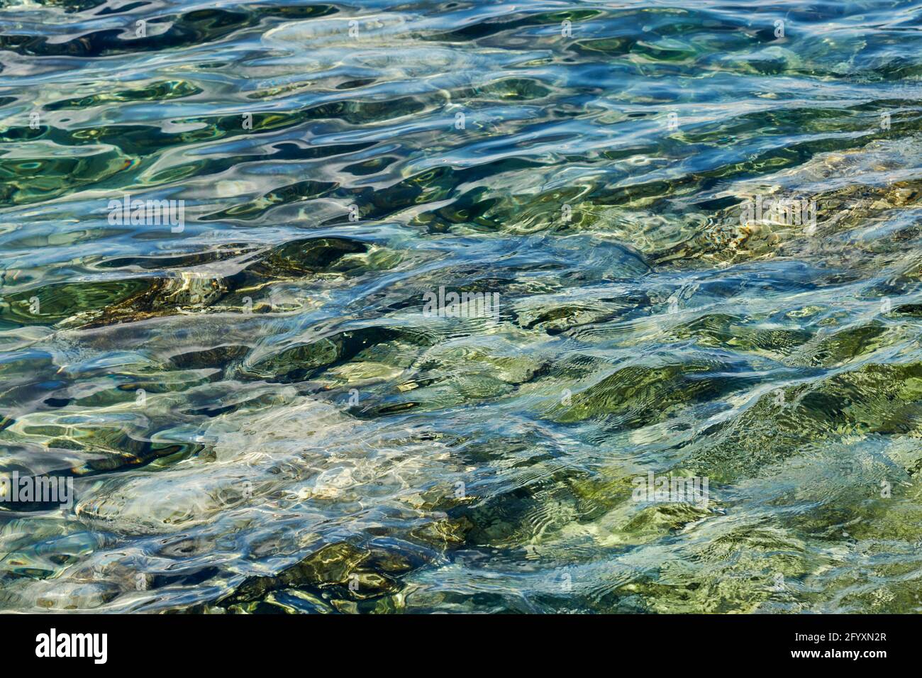 Close up de l'eau sur le rivage de la ville de villégiature, Piran, Slovénie Banque D'Images