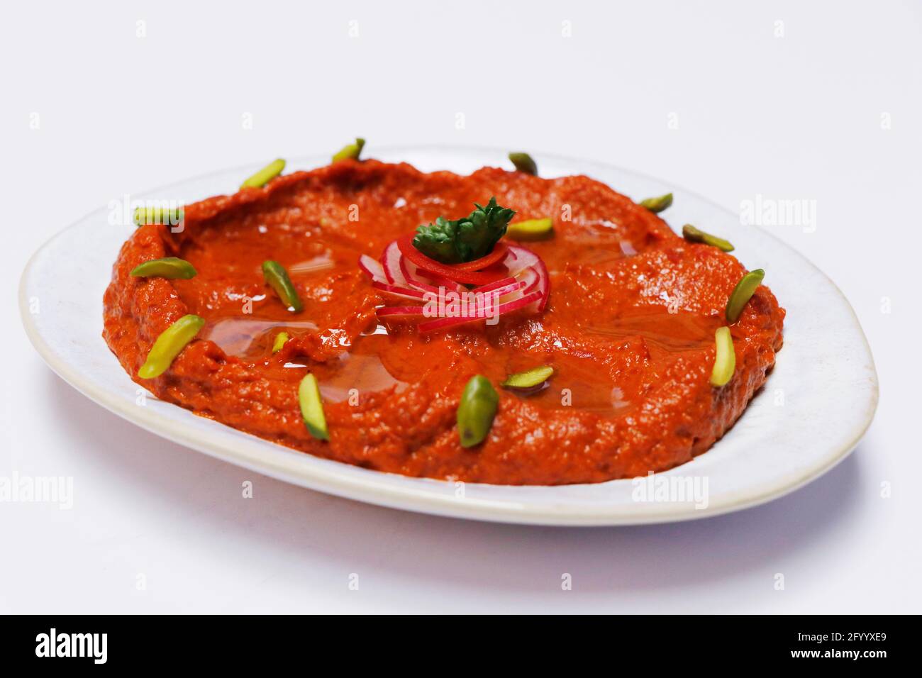 muhammara libanais et turc connu sous le nom de mezze dans un plaque Banque D'Images