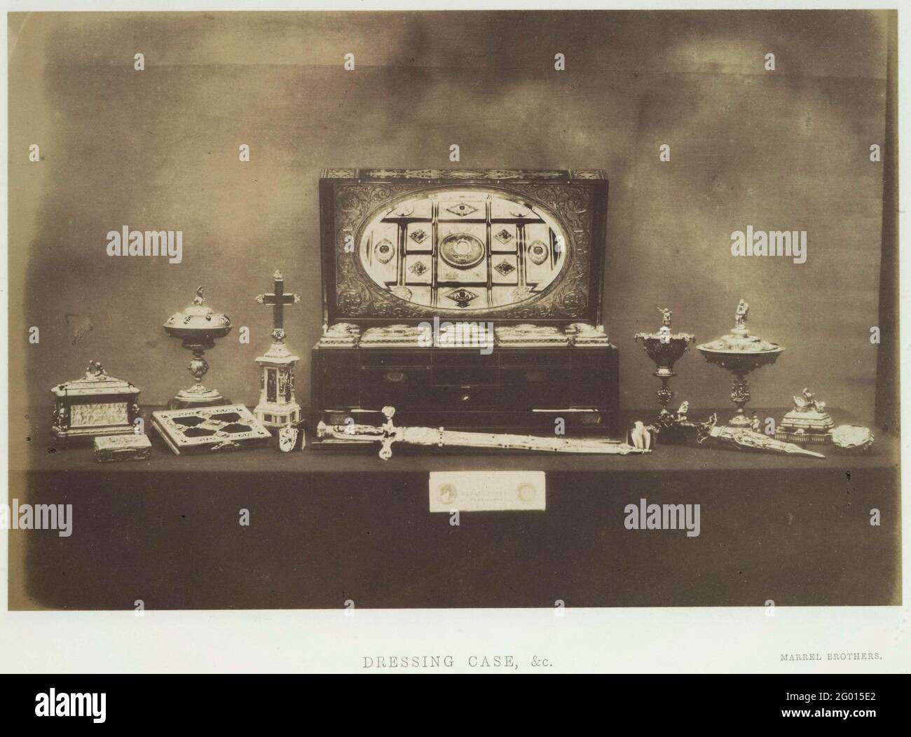 Risecessaire des Frères Marrel exposé sur la grande exposition des oeuvres de l'industrie de toutes les nations de 1851 à Londres; dressing case, et c. Marrel Brothers. Banque D'Images