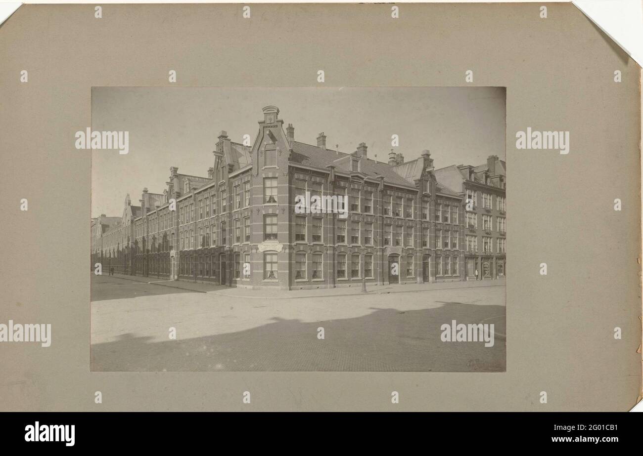 Pion de la fondation des veuves de la commune réformée de Diaconie der Nederduitsche dans la première Hugo de Grootstraat à Amsterdam. Banque D'Images